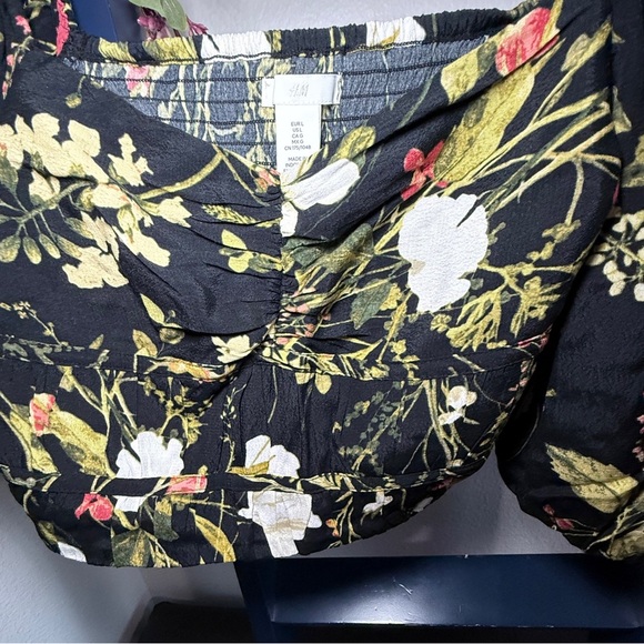 H&M Floral Off Shoulder Crop Top Black Puff Sleeve Blouse - Picture 4 of 8